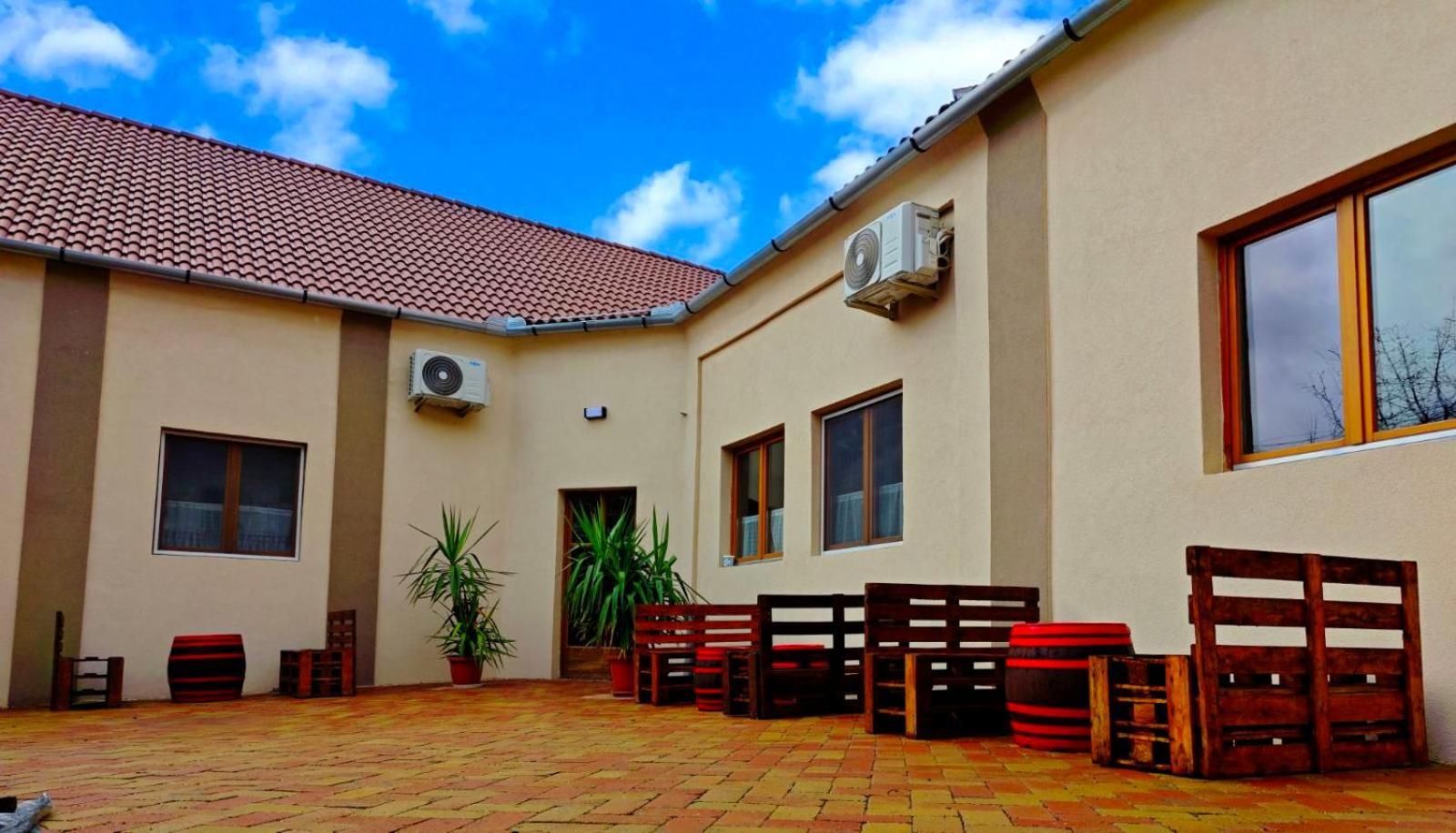 Dama Apartments 埃格尔 外观 照片