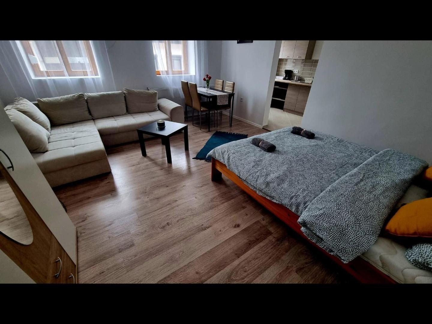 Dama Apartments 埃格尔 外观 照片