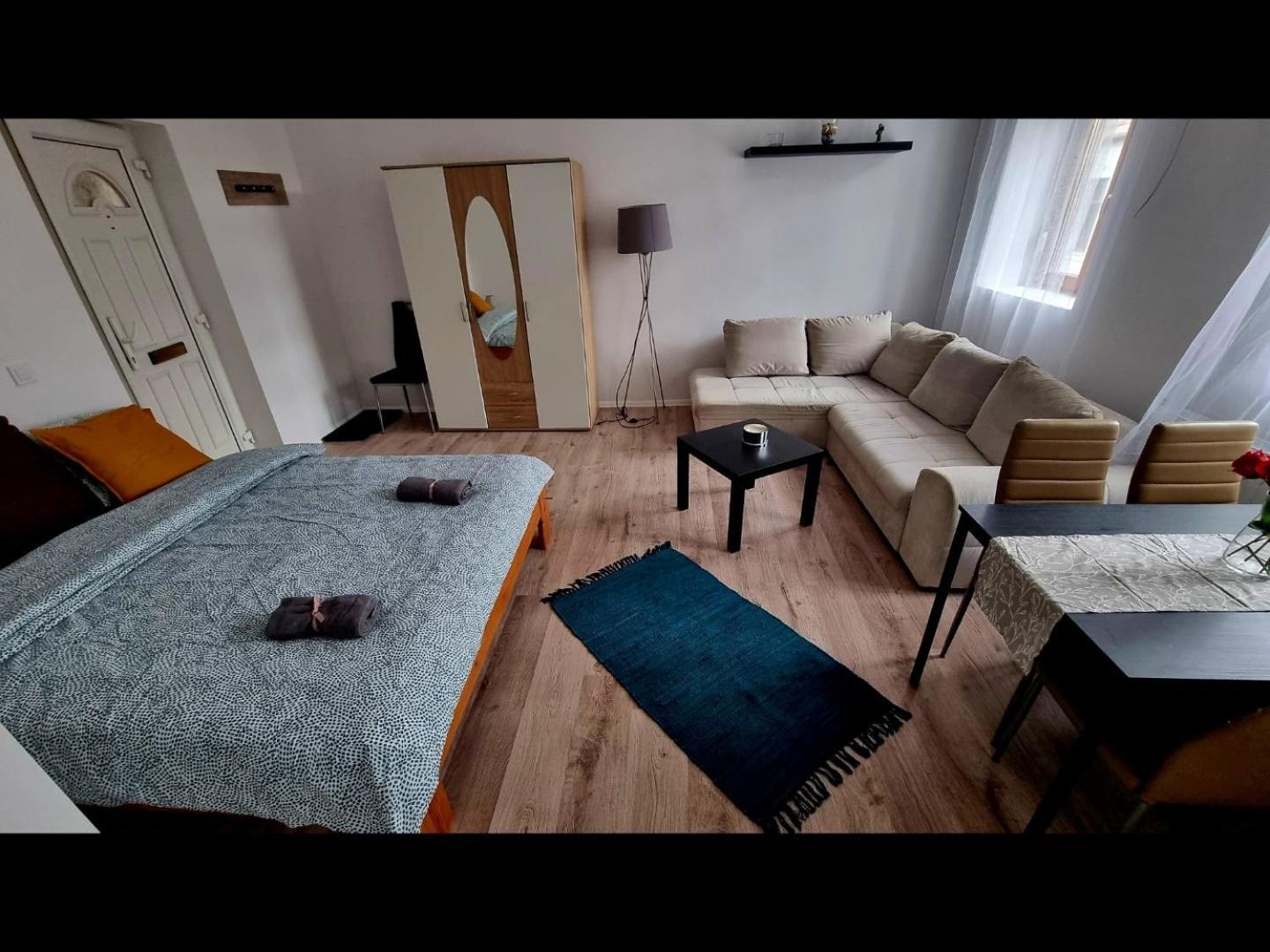Dama Apartments 埃格尔 外观 照片