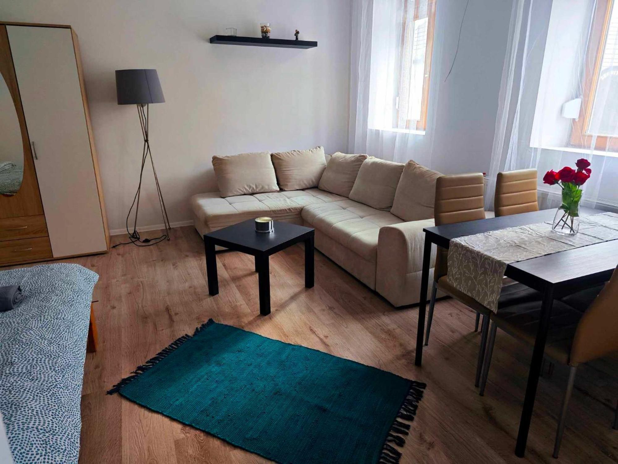Dama Apartments 埃格尔 外观 照片